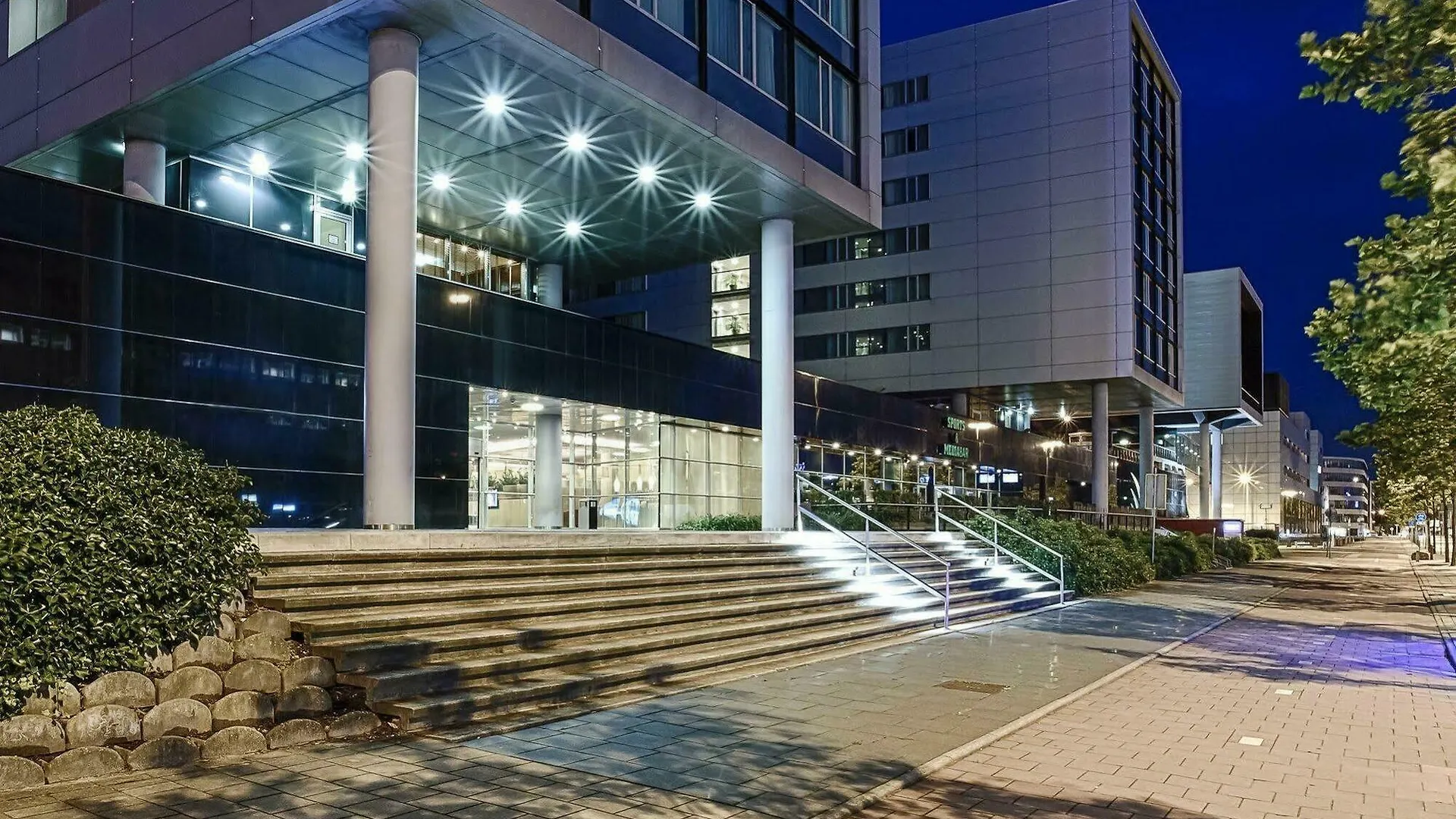 Ramada By Wyndham Amsterdam Airport Schiphol Hotel Badhoevedorp